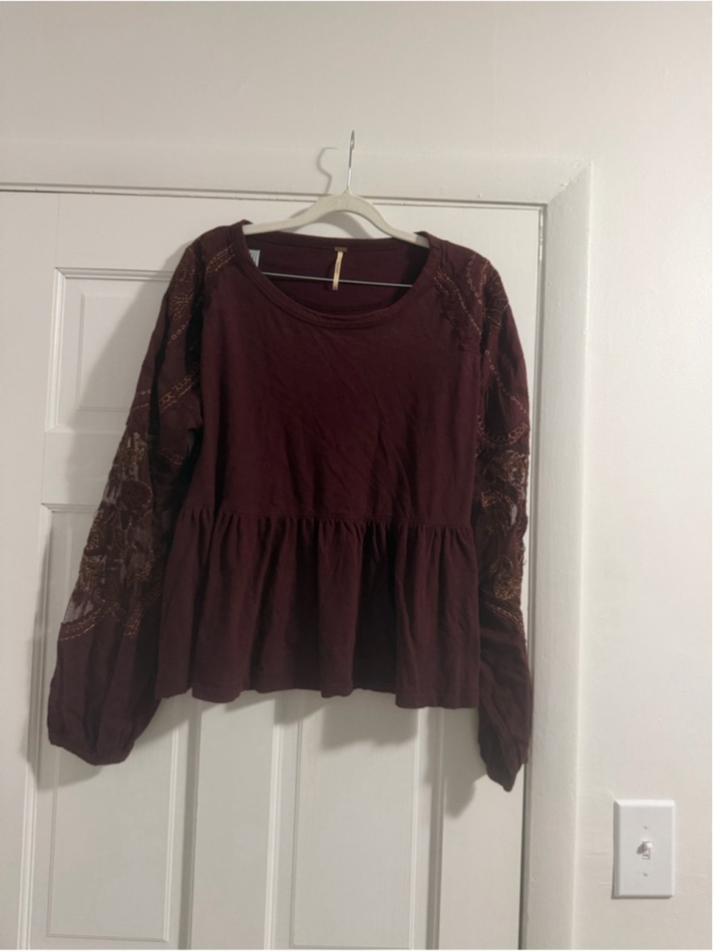 Free People Burgundy Lace Sleeve Peplum Top Size Medium Boho Romantic - Picture 2 of 5